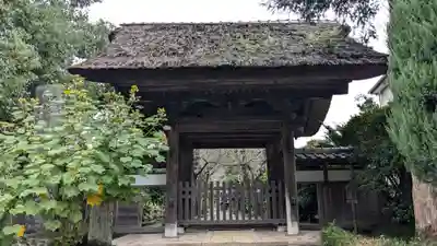 極楽寺（霊鷲山感應院極楽律寺）の山門・神門