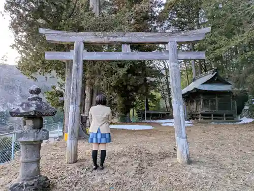 諏訪神社の鳥居