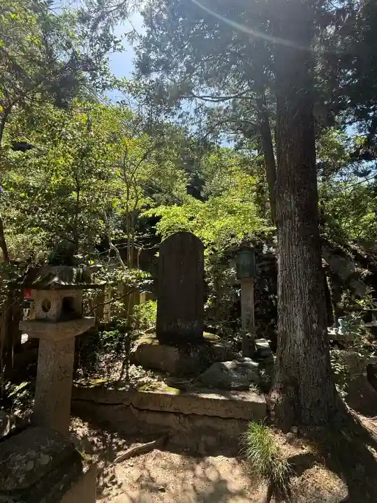 磐船神社の{uncategorized: "未分類", other: "その他", undefined: "問題あり", building: "その他建物", grave: "お墓", sacred_gate: "鳥居", guardian: "狛犬", statue: "像", buddha: "仏像", history: "歴史", nature: "自然", garden: "庭園", animal: "動物", pagoda: "塔", temizu: "手水舎", mountain_gate: "山門・神門", sanctuary: "本殿・本堂", subordinate: "末社・摂社", art: "芸術", scenery: "景色", jizo: "地蔵", ema: "絵馬", goshuin: "御朱印", omikuji: "おみくじ", items: "授与品その他", amulet: "お守り", goshuincho: "御朱印帳", eats: "食事", festival: "お祭り", votive_dance: "神楽", shichigosan: "七五三参", wedding: "結婚式", experience: "体験その他", initially: "初詣", around: "周辺", anti_infection: "感染症対策"}
