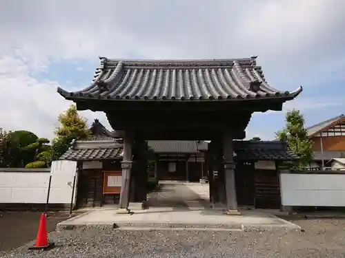 順行寺の山門