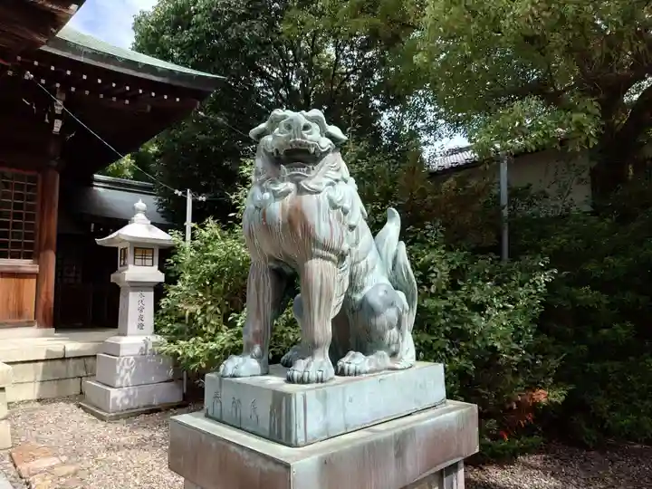 溝旗神社(肇國神社)の狛犬