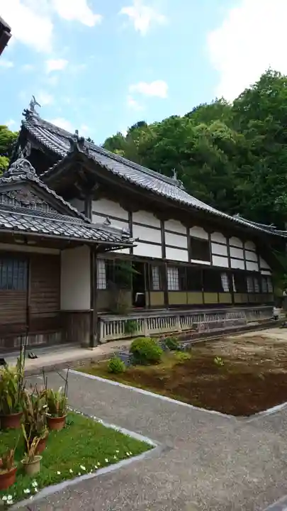 顕孝寺の本殿・本堂
