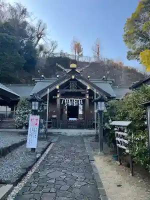 新羽杉山神社の{uncategorized: "未分類", other: "その他", undefined: "問題あり", building: "その他建物", grave: "お墓", sacred_gate: "鳥居", guardian: "狛犬", statue: "像", buddha: "仏像", history: "歴史", nature: "自然", garden: "庭園", animal: "動物", pagoda: "塔", temizu: "手水舎", mountain_gate: "山門・神門", sanctuary: "本殿・本堂", subordinate: "末社・摂社", art: "芸術", scenery: "景色", jizo: "地蔵", ema: "絵馬", goshuin: "御朱印", omikuji: "おみくじ", items: "授与品その他", amulet: "お守り", goshuincho: "御朱印帳", eats: "食事", festival: "お祭り", votive_dance: "神楽", shichigosan: "七五三参", wedding: "結婚式", experience: "体験その他", initially: "初詣", around: "周辺", anti_infection: "感染症対策"}