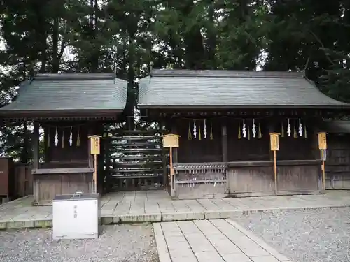 諏訪大社下社秋宮の末社・摂社