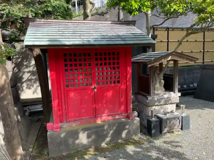 良長院の{uncategorized: "未分類", other: "その他", undefined: "問題あり", building: "その他建物", grave: "お墓", sacred_gate: "鳥居", guardian: "狛犬", statue: "像", buddha: "仏像", history: "歴史", nature: "自然", garden: "庭園", animal: "動物", pagoda: "塔", temizu: "手水舎", mountain_gate: "山門・神門", sanctuary: "本殿・本堂", subordinate: "末社・摂社", art: "芸術", scenery: "景色", jizo: "地蔵", ema: "絵馬", goshuin: "御朱印", omikuji: "おみくじ", items: "授与品その他", amulet: "お守り", goshuincho: "御朱印帳", eats: "食事", festival: "お祭り", votive_dance: "神楽", shichigosan: "七五三参", wedding: "結婚式", experience: "体験その他", initially: "初詣", around: "周辺", anti_infection: "感染症対策"}