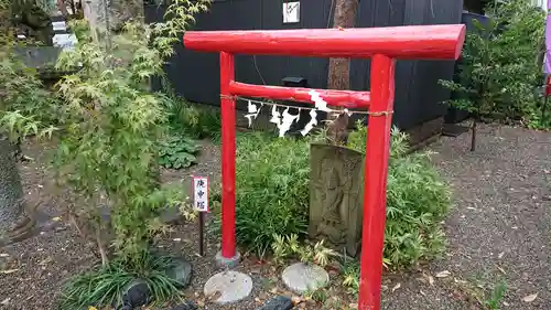 鴻神社の末社