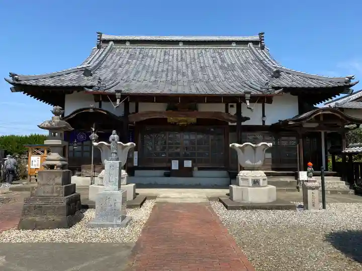 立岩寺の本殿・本堂