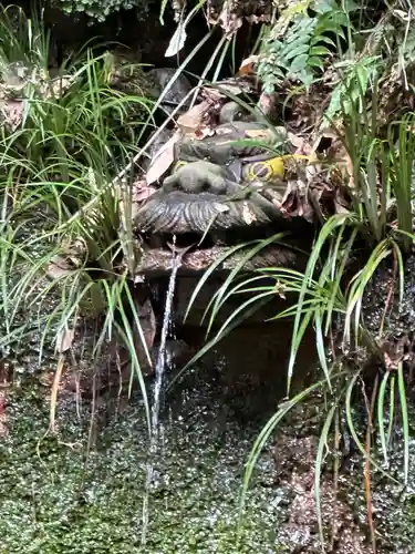 明王院（満願寺別院）の狛犬