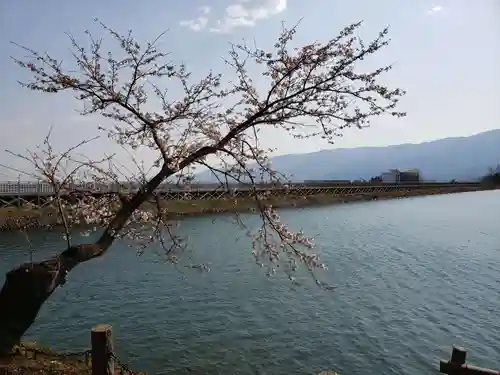 桜ヶ池神社の景色