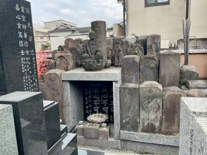 長寿寺の{uncategorized: "未分類", other: "その他", undefined: "問題あり", building: "その他建物", grave: "お墓", sacred_gate: "鳥居", guardian: "狛犬", statue: "像", buddha: "仏像", history: "歴史", nature: "自然", garden: "庭園", animal: "動物", pagoda: "塔", temizu: "手水舎", mountain_gate: "山門・神門", sanctuary: "本殿・本堂", subordinate: "末社・摂社", art: "芸術", scenery: "景色", jizo: "地蔵", ema: "絵馬", goshuin: "御朱印", omikuji: "おみくじ", items: "授与品その他", amulet: "お守り", goshuincho: "御朱印帳", eats: "食事", festival: "お祭り", votive_dance: "神楽", shichigosan: "七五三参", wedding: "結婚式", experience: "体験その他", initially: "初詣", around: "周辺", anti_infection: "感染症対策"}