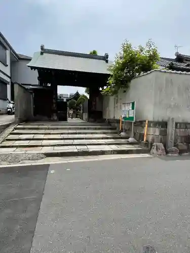 させん堂不動寺の山門