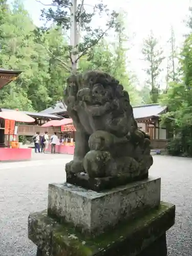 宝登山神社の狛犬