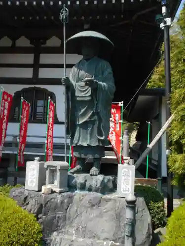 神光寺の像