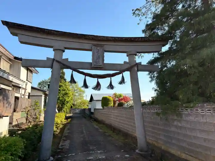 月山神社の{uncategorized: "未分類", other: "その他", undefined: "問題あり", building: "その他建物", grave: "お墓", sacred_gate: "鳥居", guardian: "狛犬", statue: "像", buddha: "仏像", history: "歴史", nature: "自然", garden: "庭園", animal: "動物", pagoda: "塔", temizu: "手水舎", mountain_gate: "山門・神門", sanctuary: "本殿・本堂", subordinate: "末社・摂社", art: "芸術", scenery: "景色", jizo: "地蔵", ema: "絵馬", goshuin: "御朱印", omikuji: "おみくじ", items: "授与品その他", amulet: "お守り", goshuincho: "御朱印帳", eats: "食事", festival: "お祭り", votive_dance: "神楽", shichigosan: "七五三参", wedding: "結婚式", experience: "体験その他", initially: "初詣", around: "周辺", anti_infection: "感染症対策"}