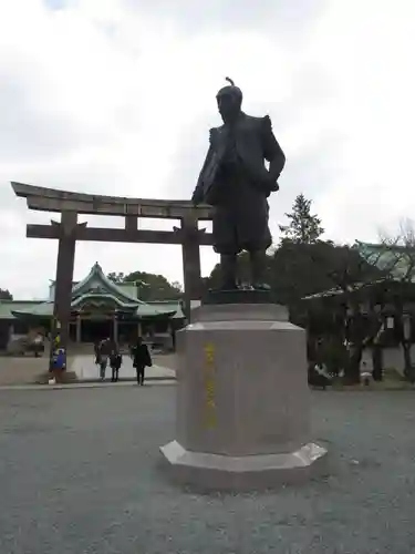 豊國神社の像