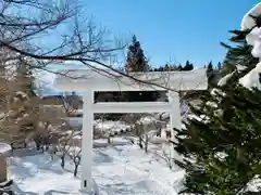 土津神社｜こどもと出世の神さまの鳥居