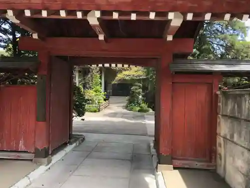 安養寺の山門