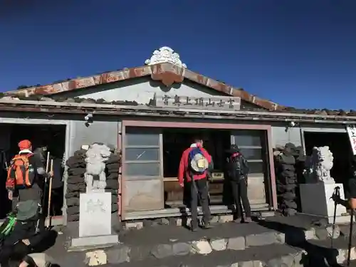 富士山頂上久須志神社の本殿