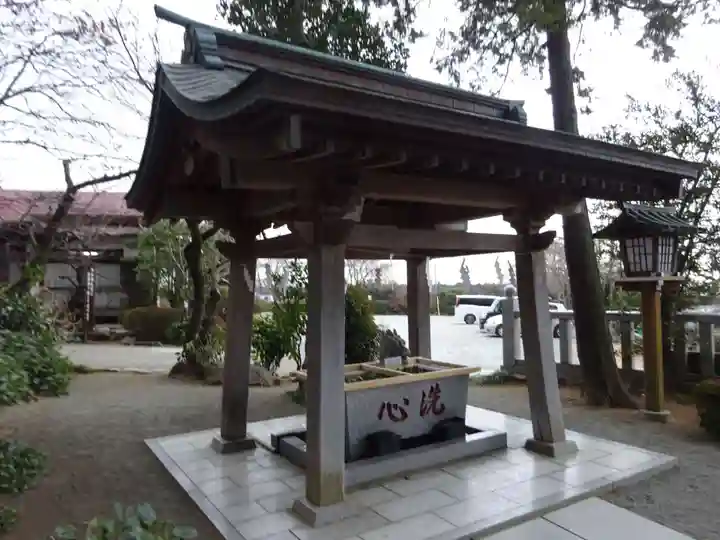 比々多神社の手水舎