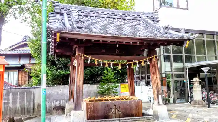 深川神社の手水舎