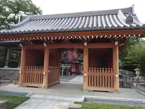 日限地蔵尊 観音院の山門