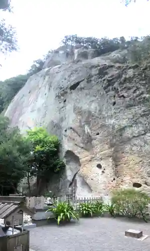 花窟神社の本殿・本堂