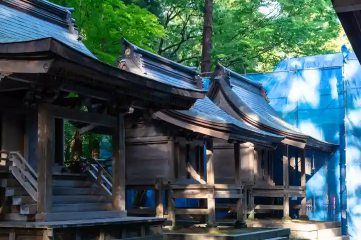 彌彦神社の末社・摂社