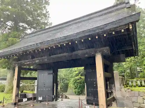 輪王寺の山門・神門