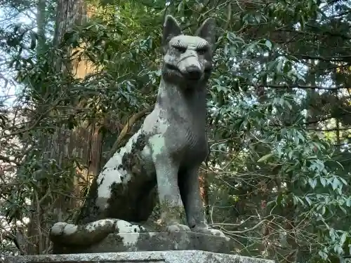 三峯神社の{uncategorized: "未分類", other: "その他", undefined: "問題あり", building: "その他建物", grave: "お墓", sacred_gate: "鳥居", guardian: "狛犬", statue: "像", buddha: "仏像", history: "歴史", nature: "自然", garden: "庭園", animal: "動物", pagoda: "塔", temizu: "手水舎", mountain_gate: "山門・神門", sanctuary: "本殿・本堂", subordinate: "末社・摂社", art: "芸術", scenery: "景色", jizo: "地蔵", ema: "絵馬", goshuin: "御朱印", omikuji: "おみくじ", items: "授与品その他", amulet: "お守り", goshuincho: "御朱印帳", eats: "食事", festival: "お祭り", votive_dance: "神楽", shichigosan: "七五三参", wedding: "結婚式", experience: "体験その他", initially: "初詣", around: "周辺", anti_infection: "感染症対策"}