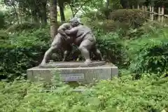 射水神社の像