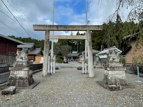 新町神社の鳥居