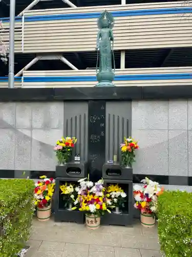 西雲寺の{uncategorized: "未分類", other: "その他", undefined: "問題あり", building: "その他建物", grave: "お墓", sacred_gate: "鳥居", guardian: "狛犬", statue: "像", buddha: "仏像", history: "歴史", nature: "自然", garden: "庭園", animal: "動物", pagoda: "塔", temizu: "手水舎", mountain_gate: "山門・神門", sanctuary: "本殿・本堂", subordinate: "末社・摂社", art: "芸術", scenery: "景色", jizo: "地蔵", ema: "絵馬", goshuin: "御朱印", omikuji: "おみくじ", items: "授与品その他", amulet: "お守り", goshuincho: "御朱印帳", eats: "食事", festival: "お祭り", votive_dance: "神楽", shichigosan: "七五三参", wedding: "結婚式", experience: "体験その他", initially: "初詣", around: "周辺", anti_infection: "感染症対策"}