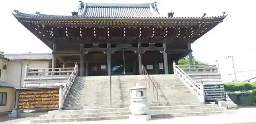 金蔵寺の本殿・本堂