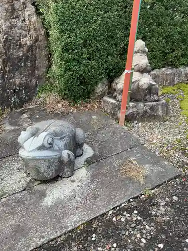 恵利寺の像