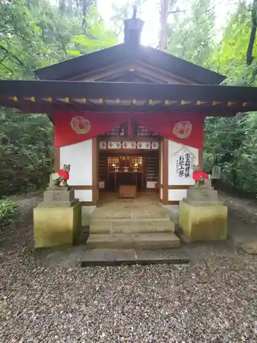 宝登山神社の末社