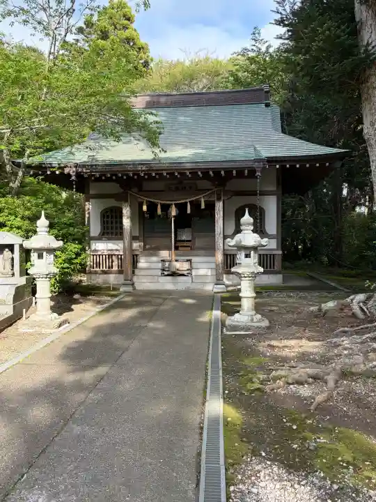 真野寺の{uncategorized: "未分類", other: "その他", undefined: "問題あり", building: "その他建物", grave: "お墓", sacred_gate: "鳥居", guardian: "狛犬", statue: "像", buddha: "仏像", history: "歴史", nature: "自然", garden: "庭園", animal: "動物", pagoda: "塔", temizu: "手水舎", mountain_gate: "山門・神門", sanctuary: "本殿・本堂", subordinate: "末社・摂社", art: "芸術", scenery: "景色", jizo: "地蔵", ema: "絵馬", goshuin: "御朱印", omikuji: "おみくじ", items: "授与品その他", amulet: "お守り", goshuincho: "御朱印帳", eats: "食事", festival: "お祭り", votive_dance: "神楽", shichigosan: "七五三参", wedding: "結婚式", experience: "体験その他", initially: "初詣", around: "周辺", anti_infection: "感染症対策"}