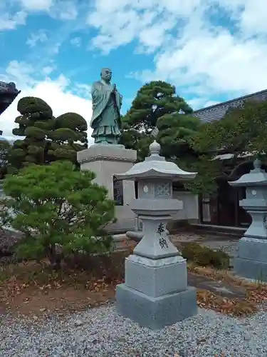 善住寺の像