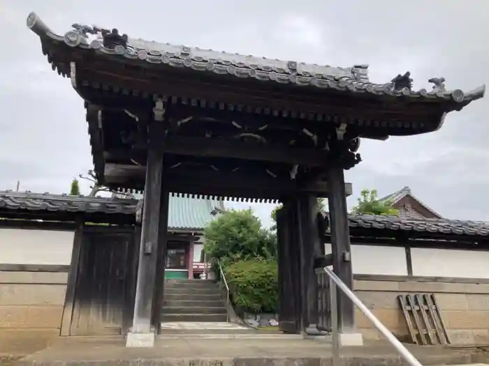 妙秀寺の山門