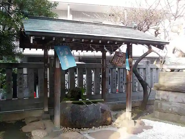 元三島神社の手水舎