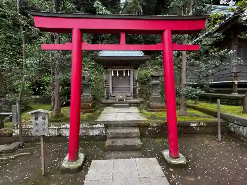江島神社の{uncategorized: "未分類", other: "その他", undefined: "問題あり", building: "その他建物", grave: "お墓", sacred_gate: "鳥居", guardian: "狛犬", statue: "像", buddha: "仏像", history: "歴史", nature: "自然", garden: "庭園", animal: "動物", pagoda: "塔", temizu: "手水舎", mountain_gate: "山門・神門", sanctuary: "本殿・本堂", subordinate: "末社・摂社", art: "芸術", scenery: "景色", jizo: "地蔵", ema: "絵馬", goshuin: "御朱印", omikuji: "おみくじ", items: "授与品その他", amulet: "お守り", goshuincho: "御朱印帳", eats: "食事", festival: "お祭り", votive_dance: "神楽", shichigosan: "七五三参", wedding: "結婚式", experience: "体験その他", initially: "初詣", around: "周辺", anti_infection: "感染症対策"}