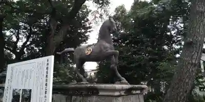 鳴尾八幡神社の像
