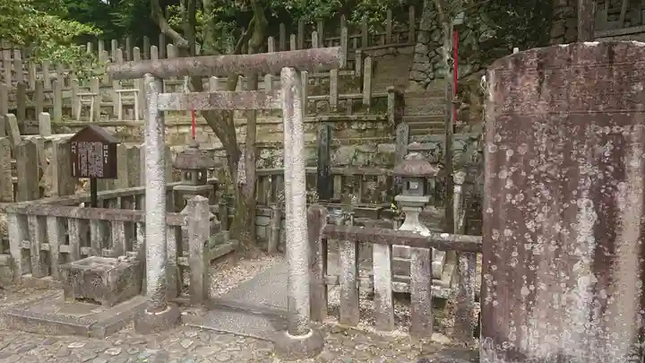 京都霊山護國神社の鳥居