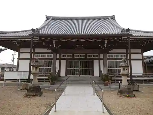 竜讃寺の本殿・本堂