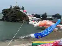 能生白山神社末社厳島神社の{uncategorized: "未分類", other: "その他", undefined: "問題あり", building: "その他建物", grave: "お墓", sacred_gate: "鳥居", guardian: "狛犬", statue: "像", buddha: "仏像", history: "歴史", nature: "自然", garden: "庭園", animal: "動物", pagoda: "塔", temizu: "手水舎", mountain_gate: "山門・神門", sanctuary: "本殿・本堂", subordinate: "末社・摂社", art: "芸術", scenery: "景色", jizo: "地蔵", ema: "絵馬", goshuin: "御朱印", omikuji: "おみくじ", items: "授与品その他", amulet: "お守り", goshuincho: "御朱印帳", eats: "食事", festival: "お祭り", votive_dance: "神楽", shichigosan: "七五三参", wedding: "結婚式", experience: "体験その他", initially: "初詣", around: "周辺", anti_infection: "感染症対策"}