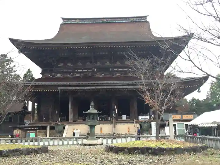 金峯山寺の本殿・本堂
