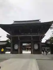 寒川神社の山門