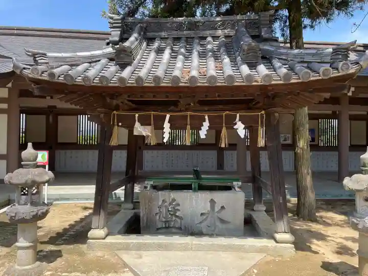 日岡神社の手水舎