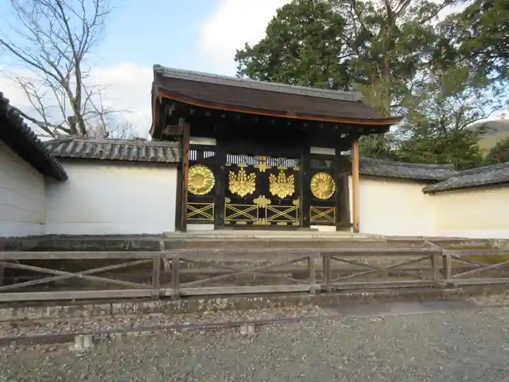 醍醐寺の山門・神門