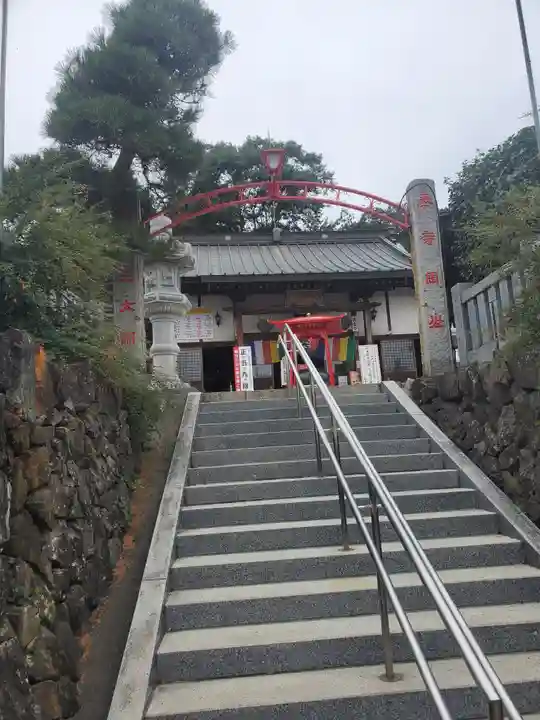 寺岡山元三大師の山門・神門