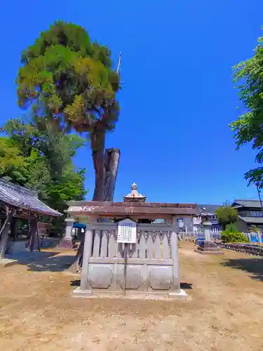 白山社（前飛保町）のその他建物